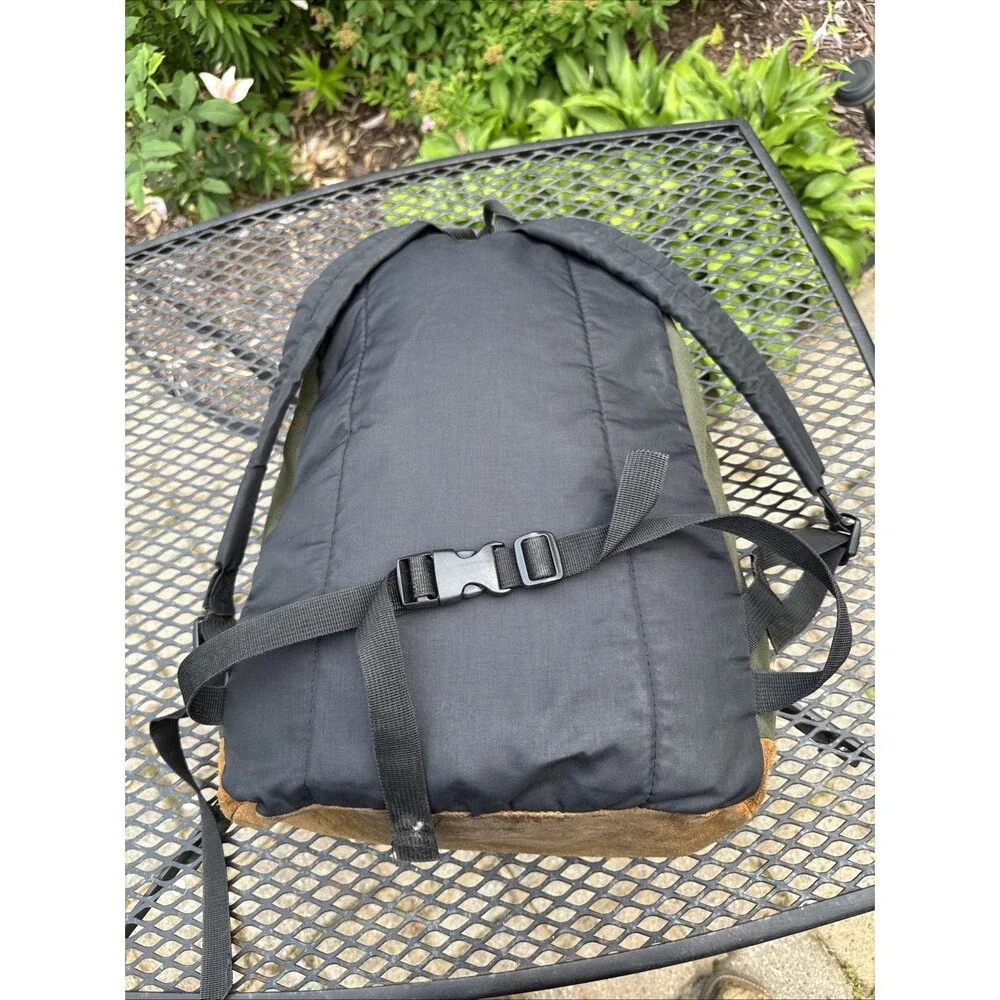 Vintage Jansport Suede Leather Bottom Backpack Green Classic School USA 90s